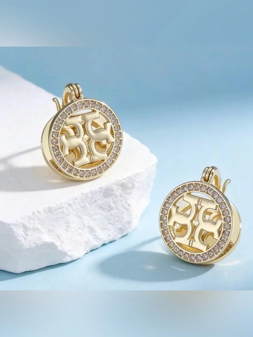 New Tory Burch Clip On T Logo Round Earrings